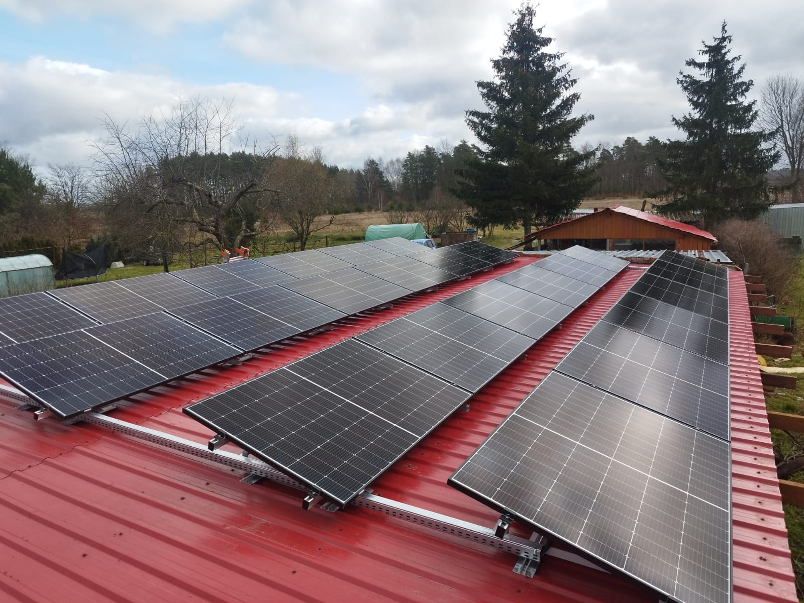 Instalacja fotowoltaiczna o mocy 9,84 kWp Ferro WIngs